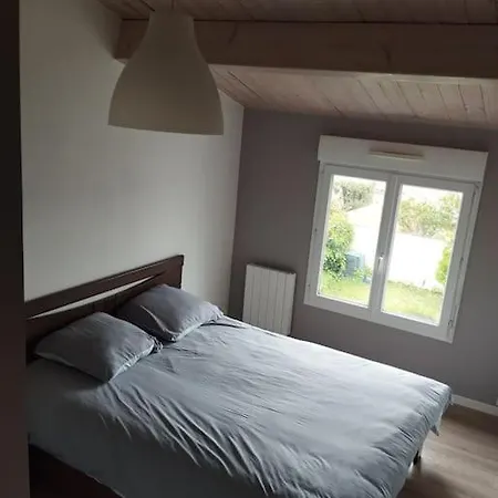 בית נופש Maison Des Acacias אייטר