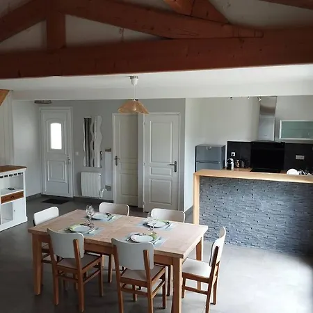 Maison Des Acacias בית נופש אייטר